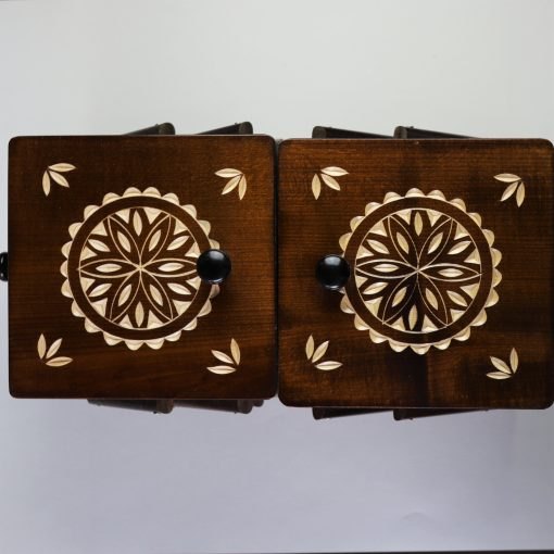 A threader - Brown and tan