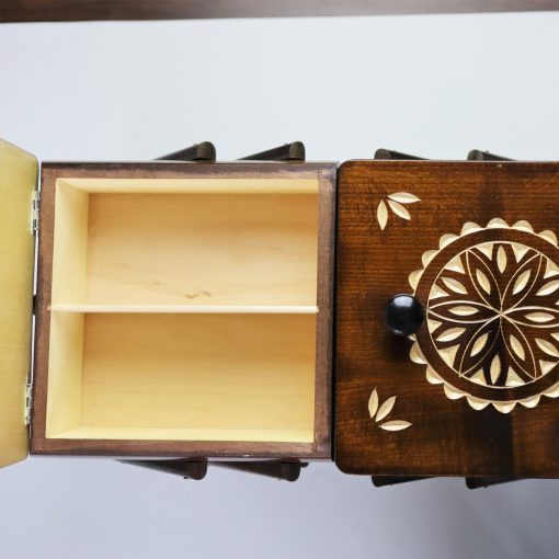 A threader - Brown and tan - Image 2