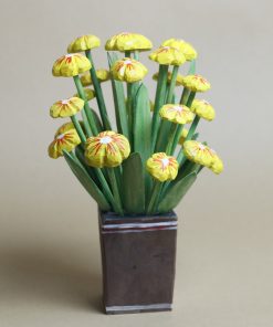 Elżbieta Adamska - Żółte prymulki w doniczce